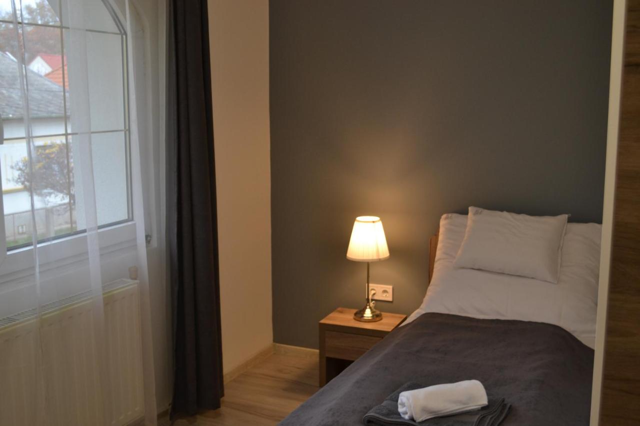 Fonix Design Rooms Debrecen Dış mekan fotoğraf